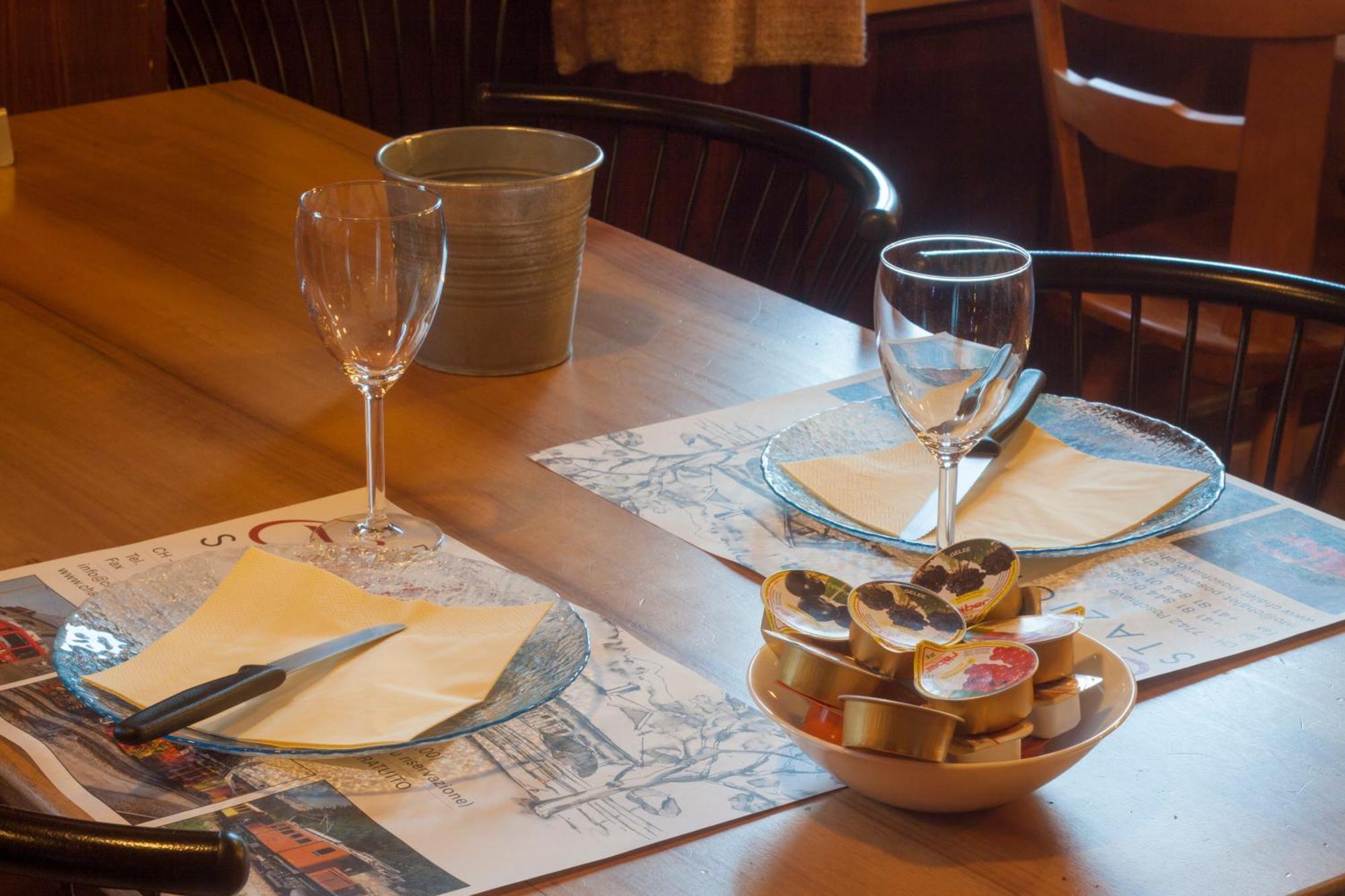 Ristorante Pensione Chalet Stazione Poschiavo Luaran gambar