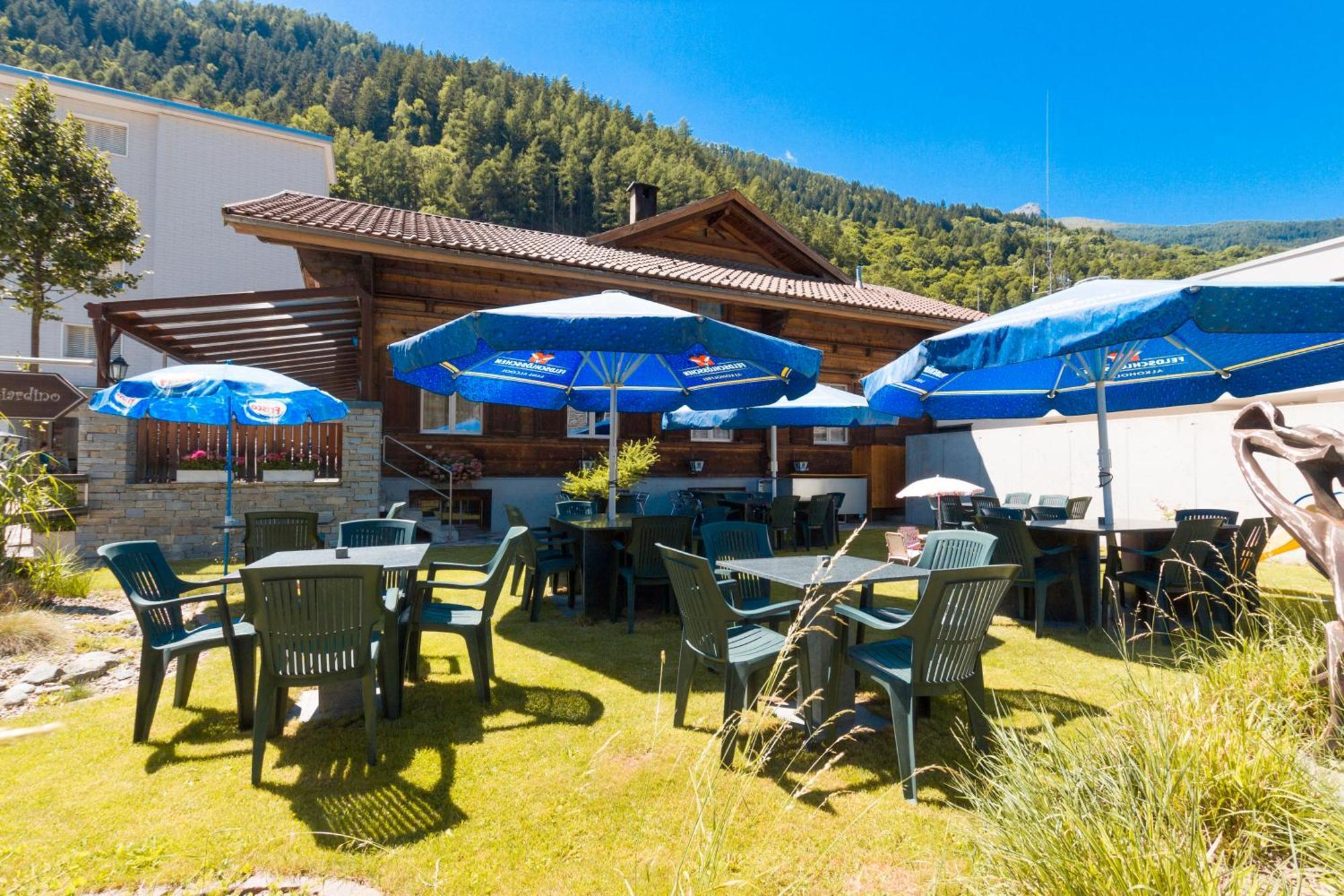 Ristorante Pensione Chalet Stazione Poschiavo Luaran gambar