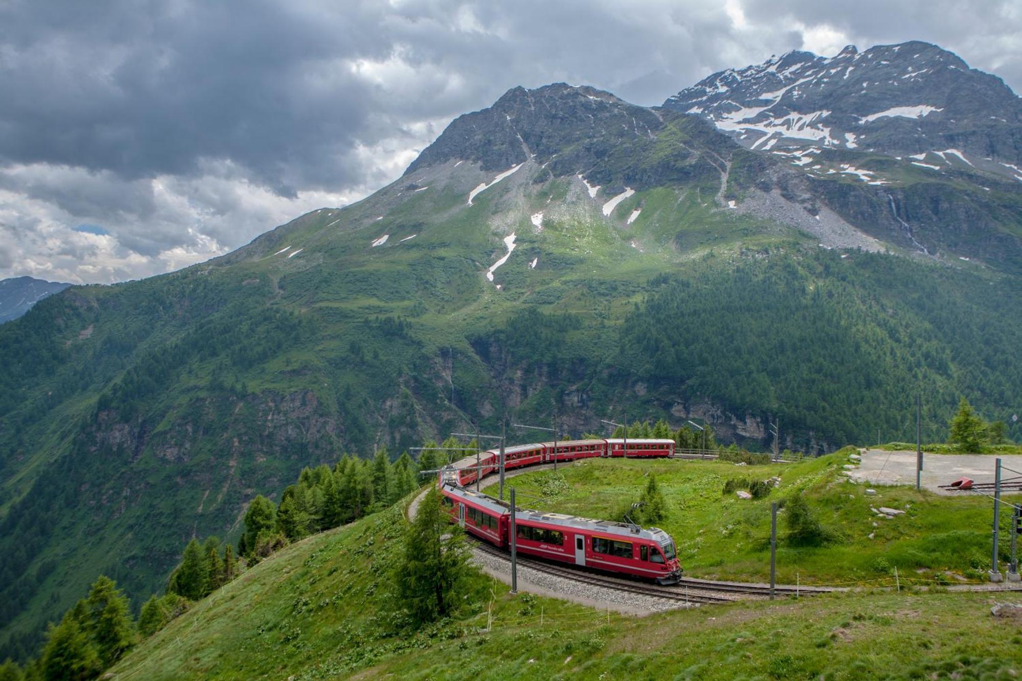 Ristorante Pensione Chalet Stazione Poschiavo Luaran gambar