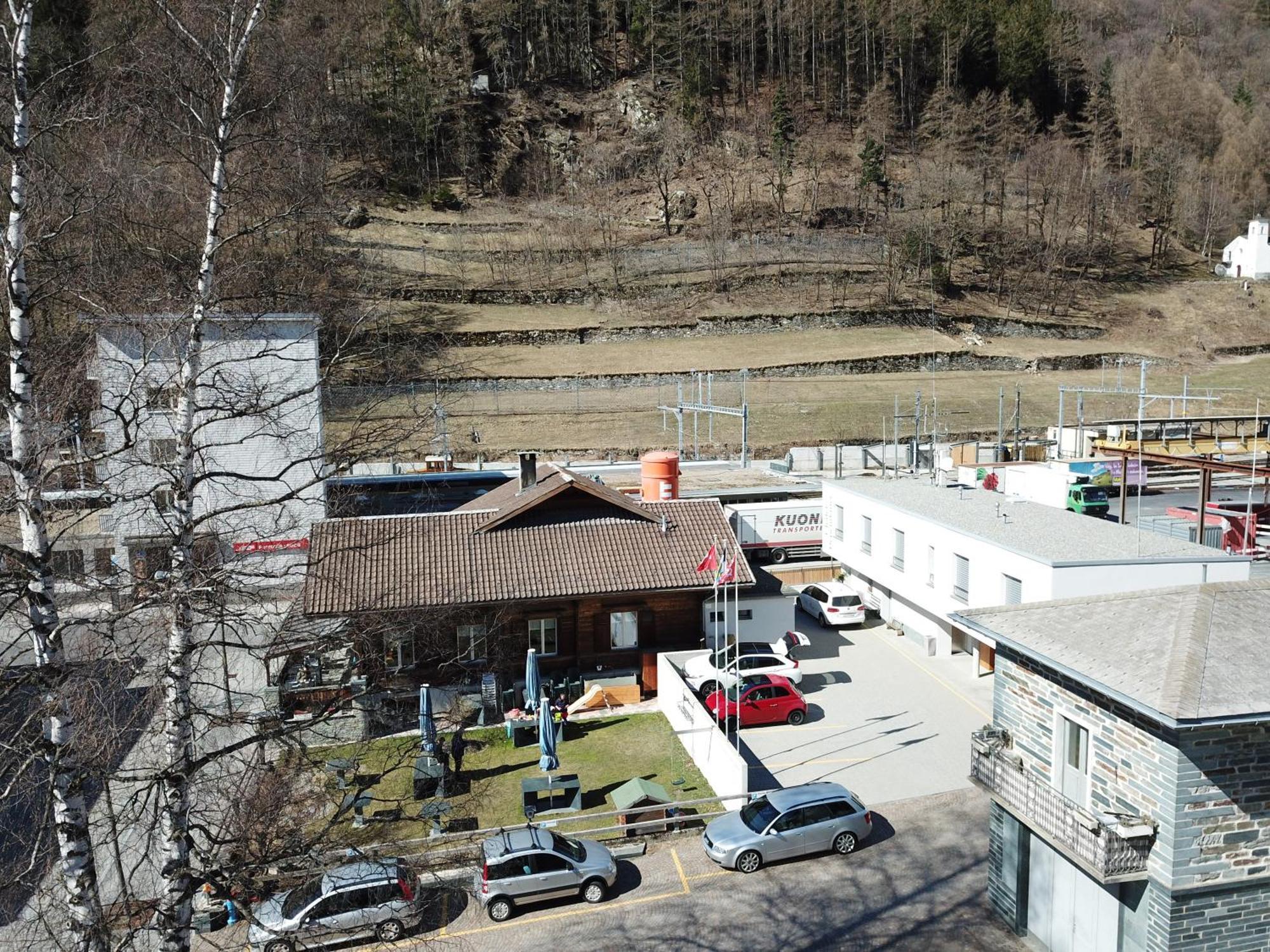 Ristorante Pensione Chalet Stazione Poschiavo Luaran gambar