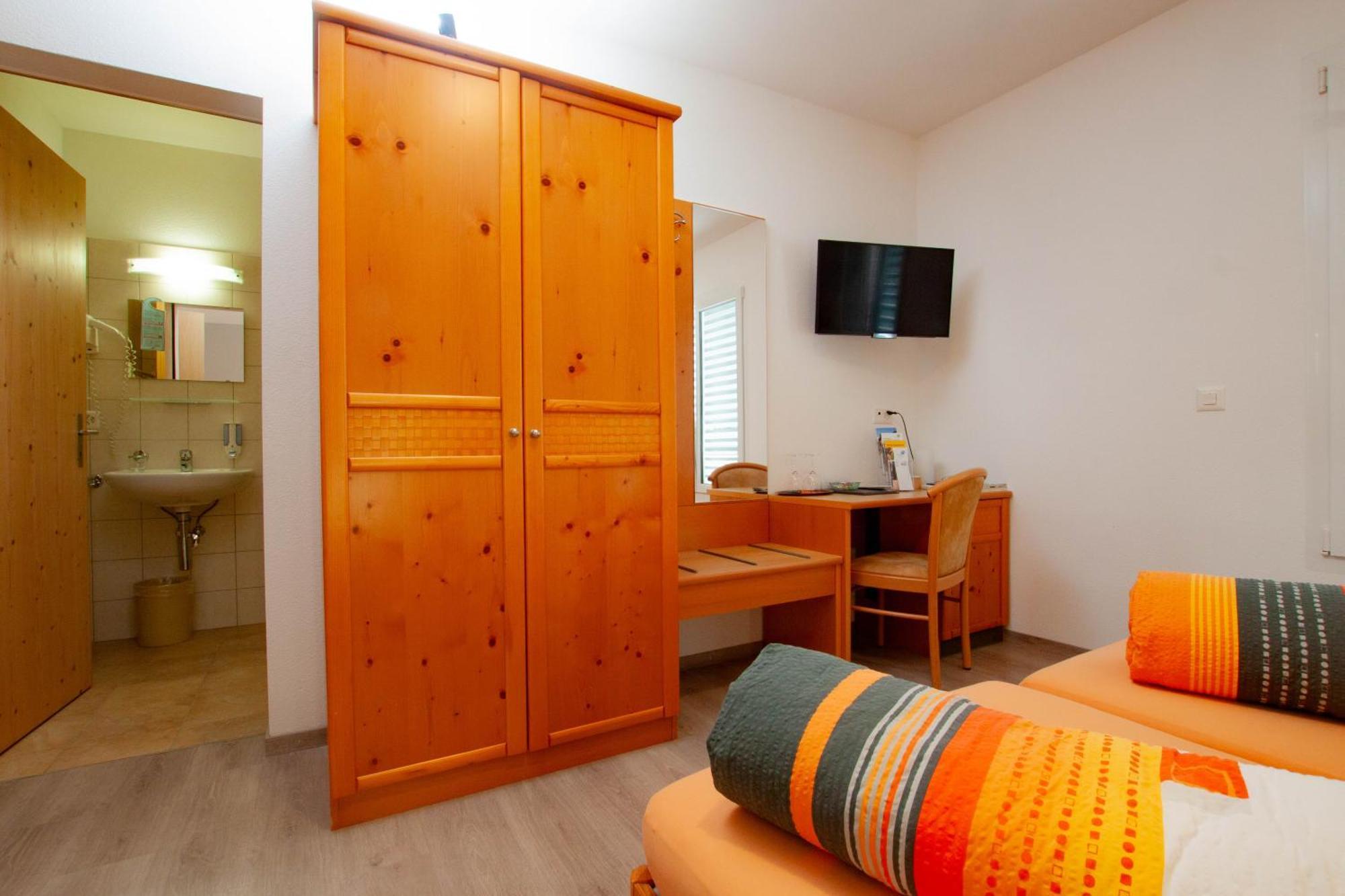 Ristorante Pensione Chalet Stazione Poschiavo Luaran gambar