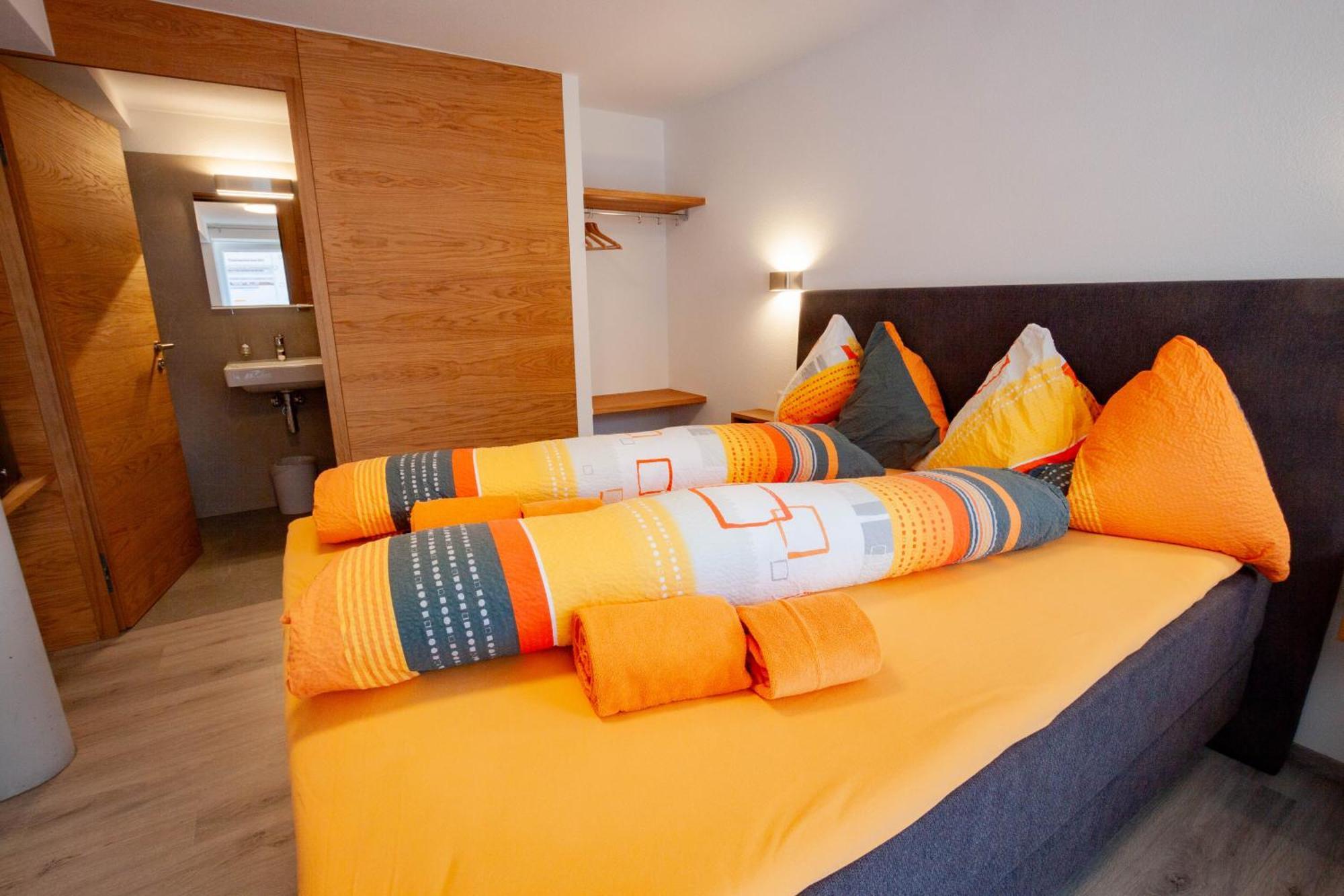 Ristorante Pensione Chalet Stazione Poschiavo Luaran gambar