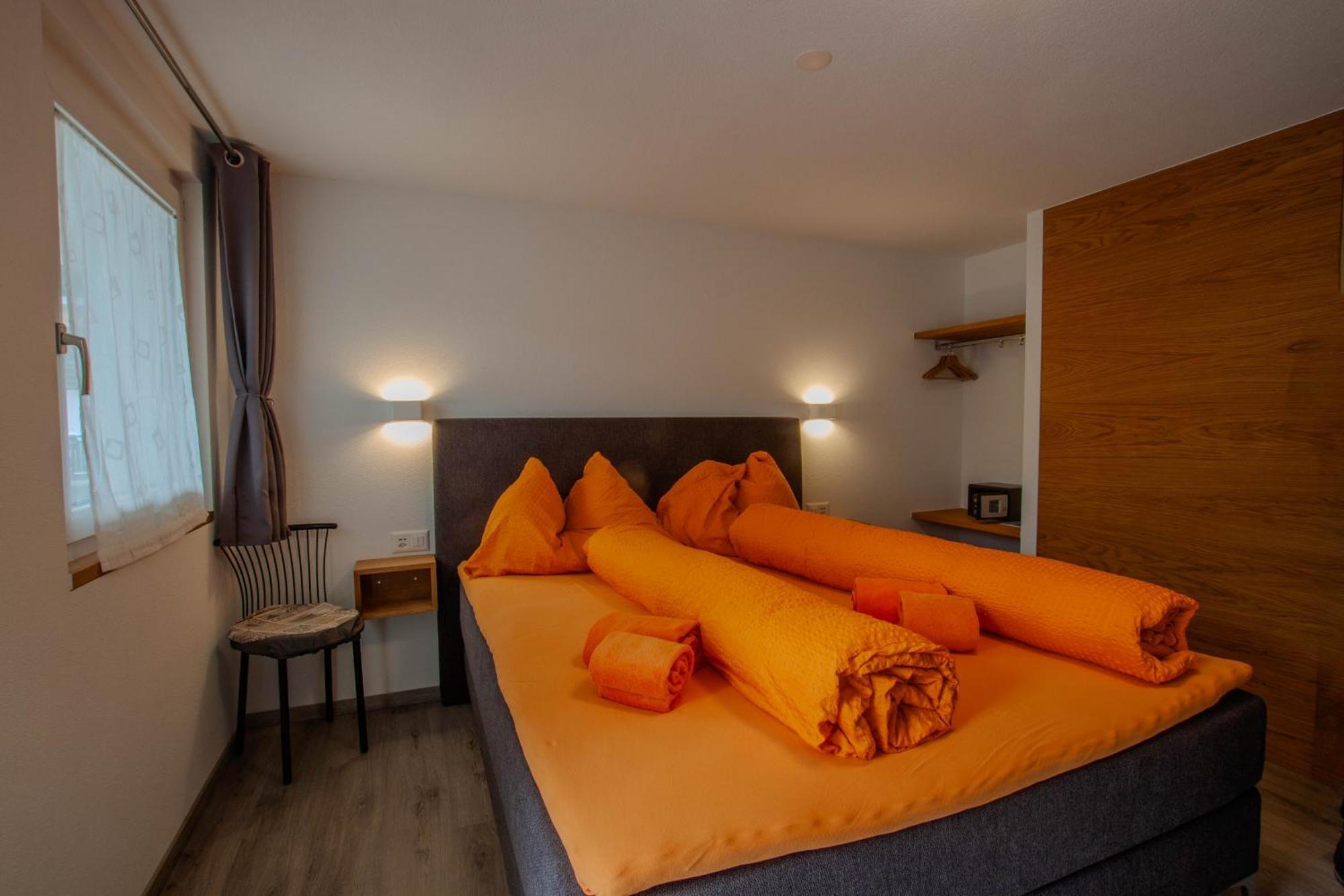 Ristorante Pensione Chalet Stazione Poschiavo Luaran gambar