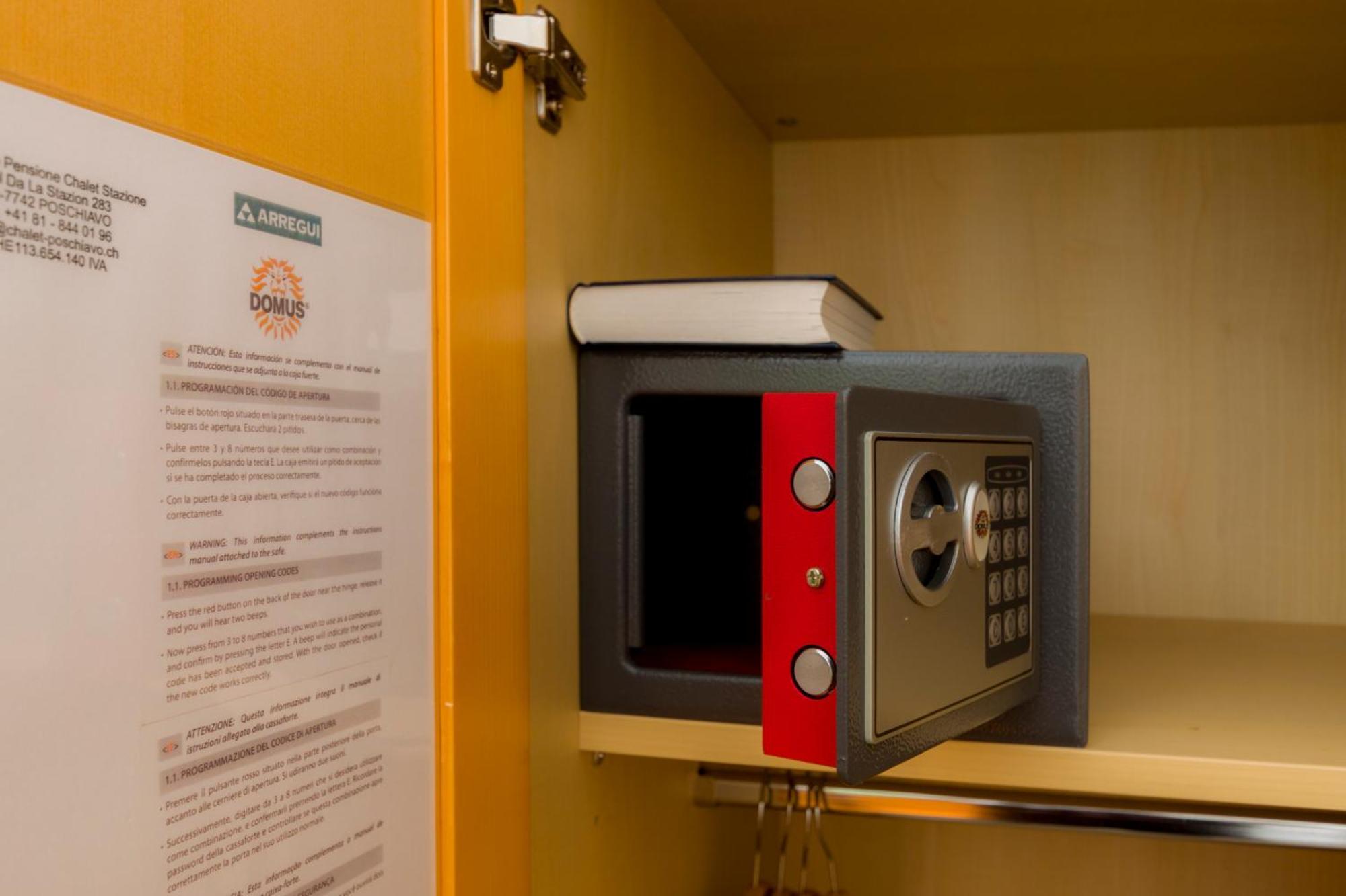 Ristorante Pensione Chalet Stazione Poschiavo Luaran gambar