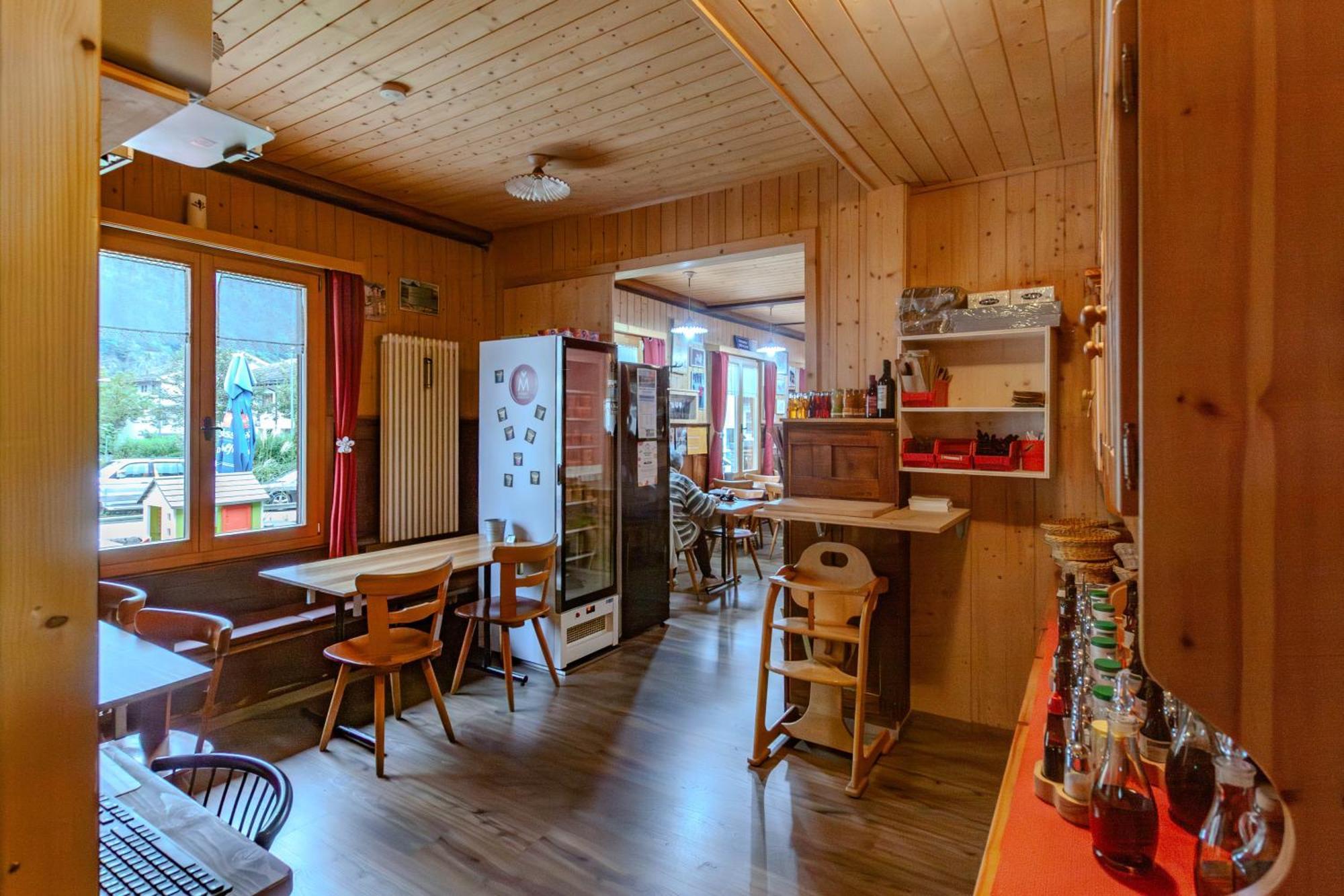 Ristorante Pensione Chalet Stazione Poschiavo Luaran gambar