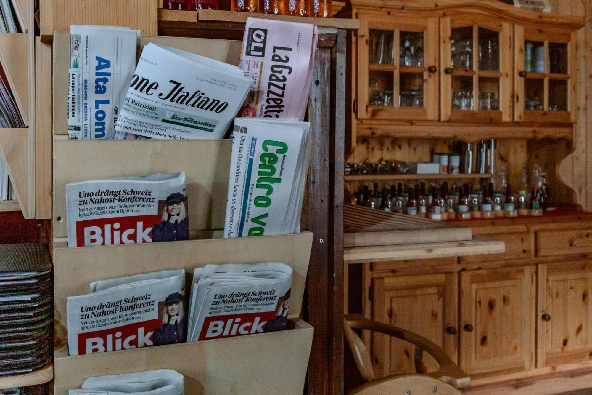 Ristorante Pensione Chalet Stazione Poschiavo Luaran gambar