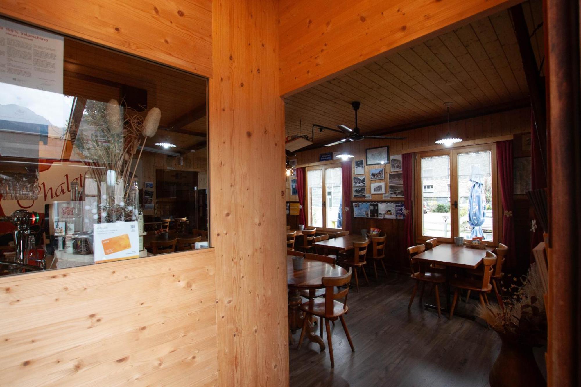 Ristorante Pensione Chalet Stazione Poschiavo Luaran gambar